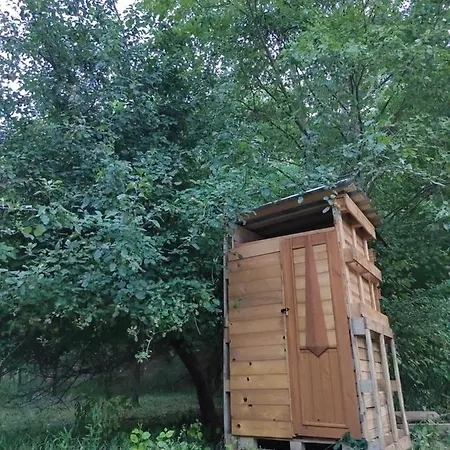 Jurta Ve Hvozdech